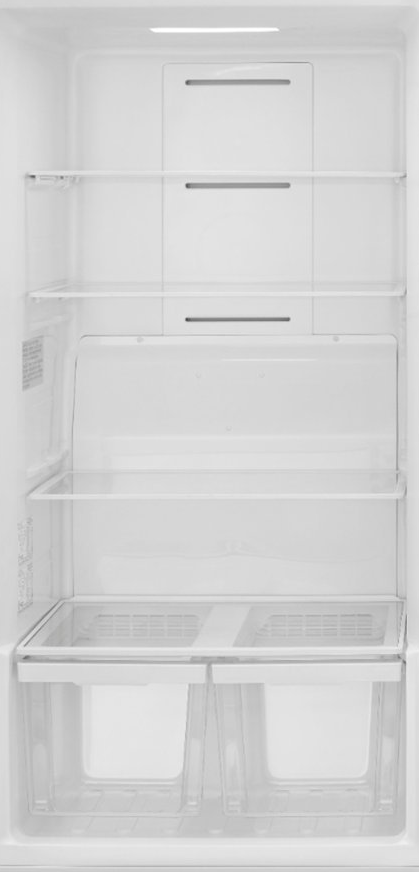 4 glass shelves, 4 door bins, 1 large lower basket,
convertible to/from refrigerator/freezer